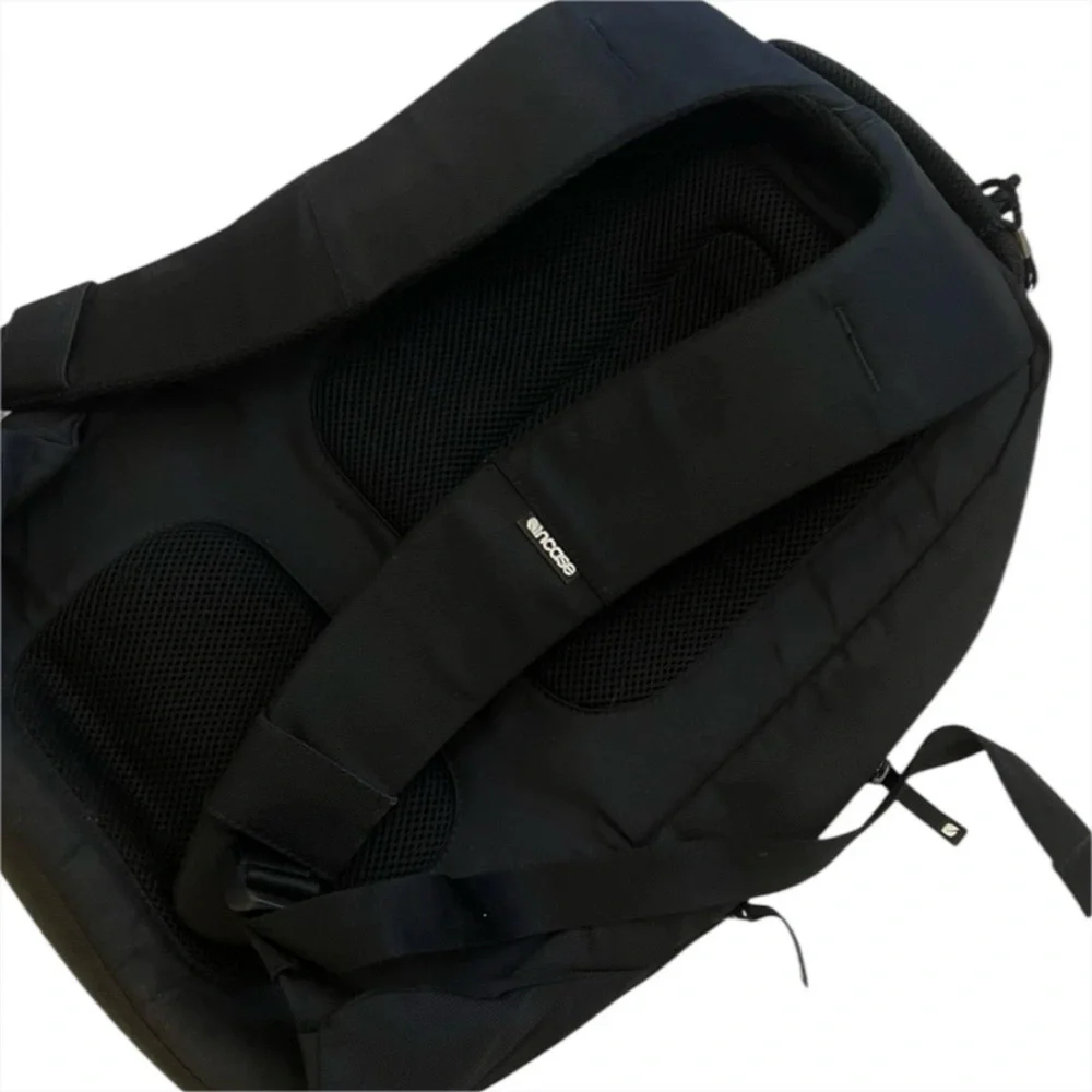 Incase Icon Backpack Black Slim - Picture 3 of 9